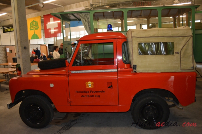 Land Rover Series 2, 2a 1958-1971 (1962 wóz strażacki 2d), lewy bok