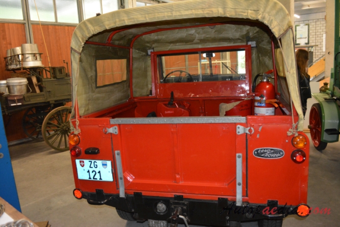 Land Rover Series 2, 2a 1958-1971 (1962 fire engine 2d), rear view