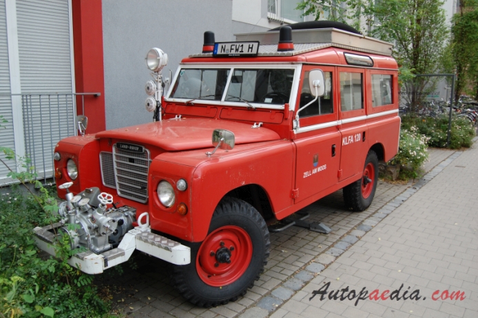Land Rover Series 3 1971-1985 (fire engine 5d), left front view