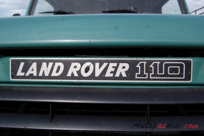 Land Rover One Ten (110) 1983-1990 (pickup 2d), emblemat przód 