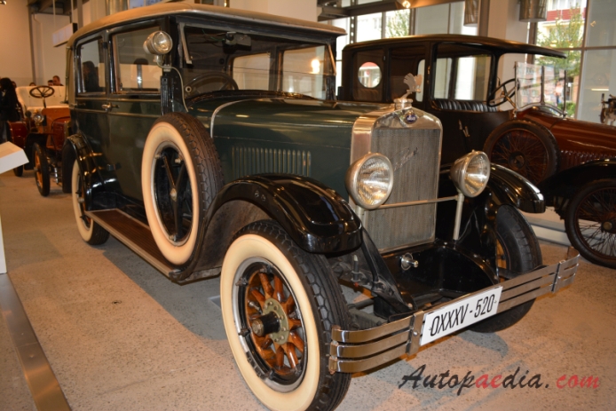 Laurin-Klement 110 (Skoda 110) 1925-1929 (1929 Faux-Cabrio saloon 4d), prawy przód