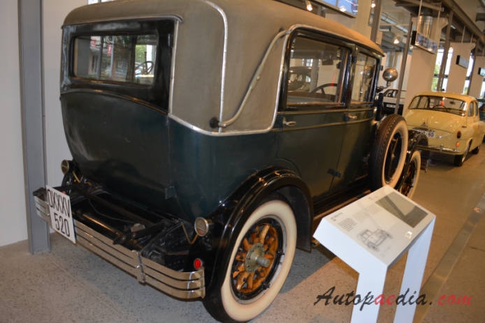 Laurin-Klement 110 (Skoda 110) 1925-1929 (1929 Faux-Cabrio saloon 4d), prawy tył