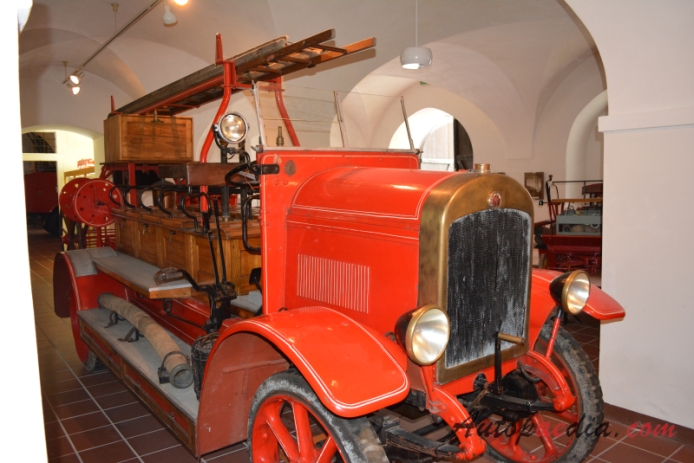 Laurin-Klement 1910 nieznany model (wóz strażacki), prawy przód