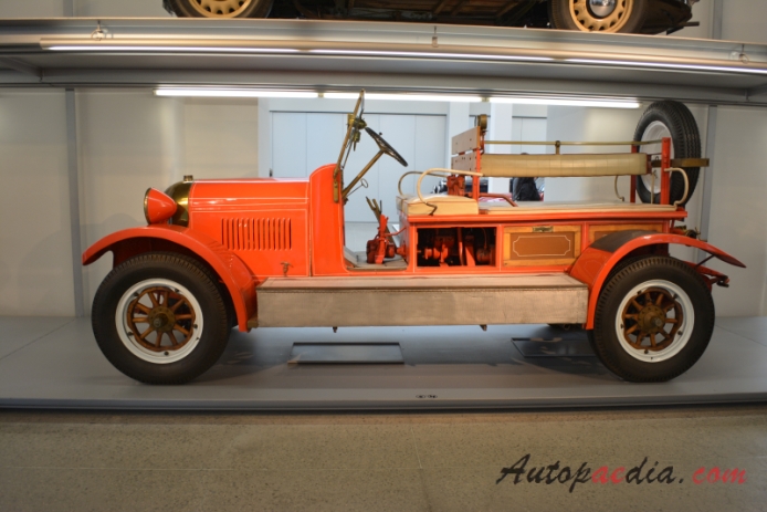 Laurin-Klement Type MF 1917-1923 (1919 wóz strażacki), lewy bok