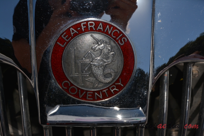 Lea-Francis 18 1949-1954 (1952 roadster 2d), emblemat przód 