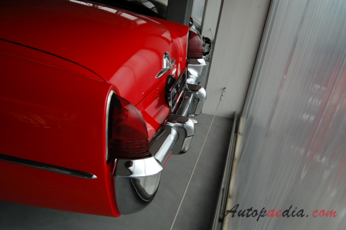 Lincoln Capri 1952-1959 (1953 convertible 2d), rear view
