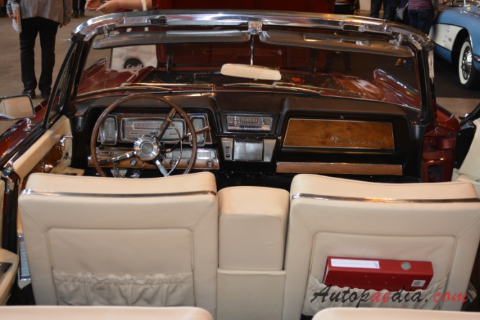 Lincoln Continental 4. generacja 1961-1969 (1962 convertible 4d), wnętrze