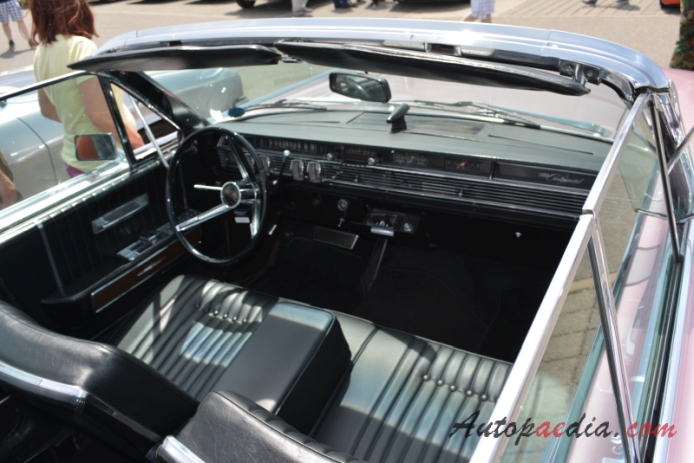 Lincoln Continental 4. generacja 1961-1969 (1964 convertible 4d), wnętrze