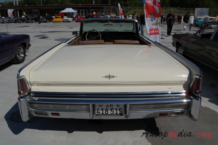 Lincoln Continental 4th generation 1961-1969 (1965 convertible 4d), rear view