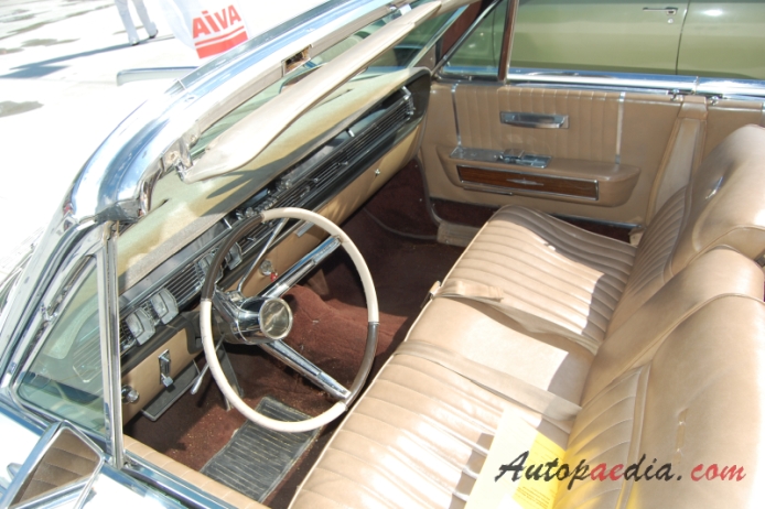 Lincoln Continental 4. generacja 1961-1969 (1965 convertible 4d), wnętrze