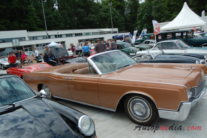 Lincoln Continental 4th generation 1961-1969 (1967 convertible 4d), right front view