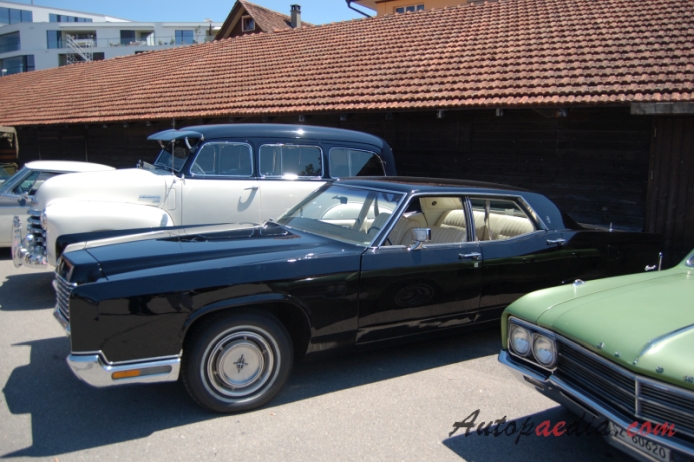Lincoln Continental 5. generacja 1970-1979 (1971 sedan 4d), lewy bok