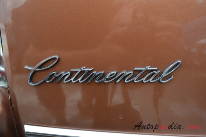 Lincoln Continental 5th generation 1970-1979 (1976 Town Car sedan 4d), side emblem 