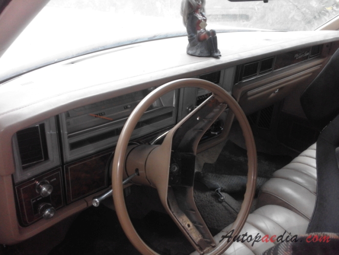 Lincoln Continental 5th generation 1970-1979 (1978 Town Coupé hardtop 2d), interior