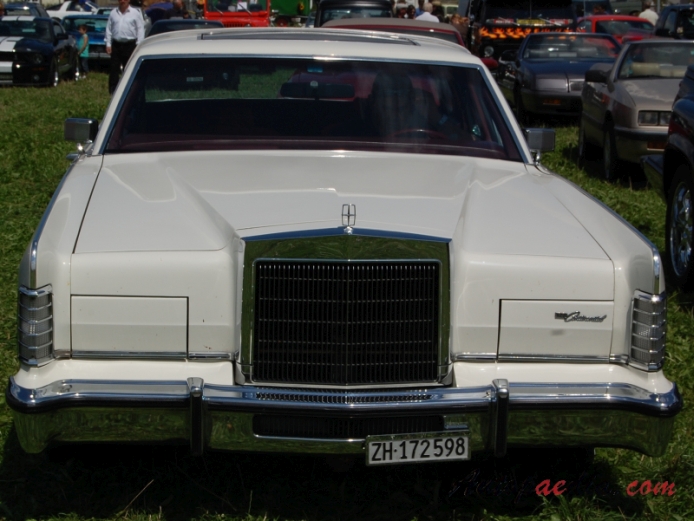 Lincoln Continental 5th generation 1970-1979 (1979 Town Car sedan 4d), front view