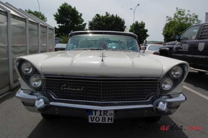 Lincoln Mark Series 3rd generation 1958-1960 (1960 Continental Mark V hardtop 4d), front view