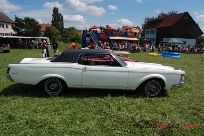 Lincoln Mark Series 4th generation 1968-1971 (1968 Continental Mark III Coupé 2d), right side view