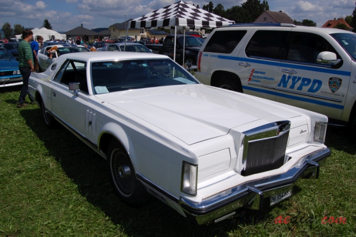 Lincoln Mark Series 6th generation 1977-1979 (1977 Continental Mark V Coupé 2d), right front view