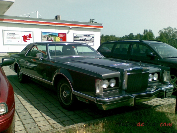 Lincoln Mark Series 6th generation 1977-1979 (Continental Mark V Coupé 2d), right front view
