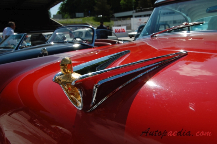 Lincoln Premiere 1. generacja 1956-1957 (1956 hardtop Coupé 2d), emblemat przód 