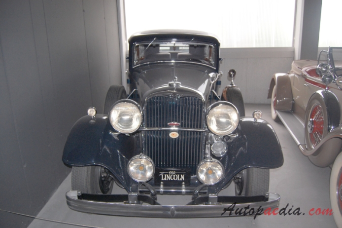 Lincoln K-series 1931-1942 (1932 saloon 4d), front view