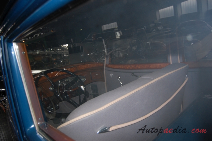 Lincoln K-series 1931-1942 (1932 saloon 4d), interior