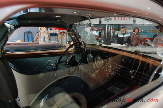 Lincoln K-series 1931-1942 (1936 LeBaron Coupé 2d), interior