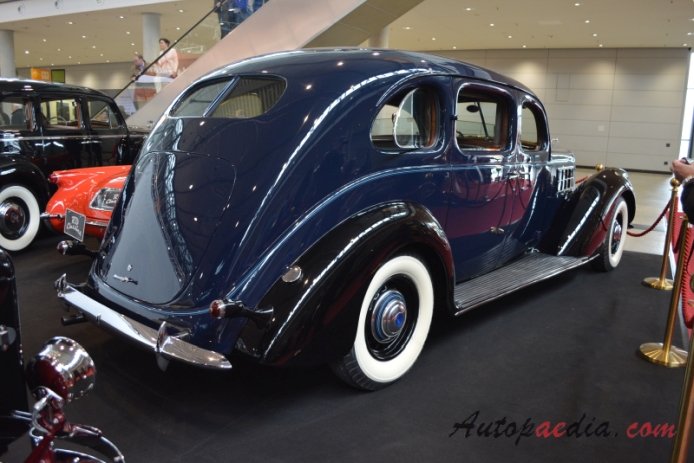 Lincoln K-series 1931-1942 (1937 V12 limuzyna 4d), prawy tył
