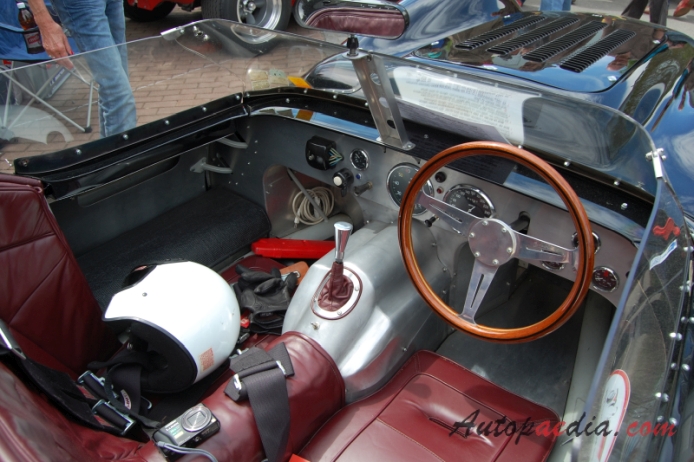 Lister Jaguar Knobbly BHL 16 (1958), wnętrze