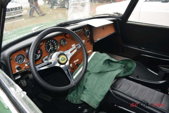 Lotus Elan 1962-1975 (1965 Lotus Elan S1 typ 26 roadster 2d), wnętrze