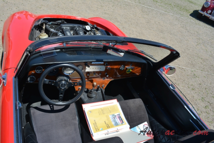 Lotus Elan 1962-1975 (1965 Lotus Elan S2 typ 26 roadster 2d), wnętrze