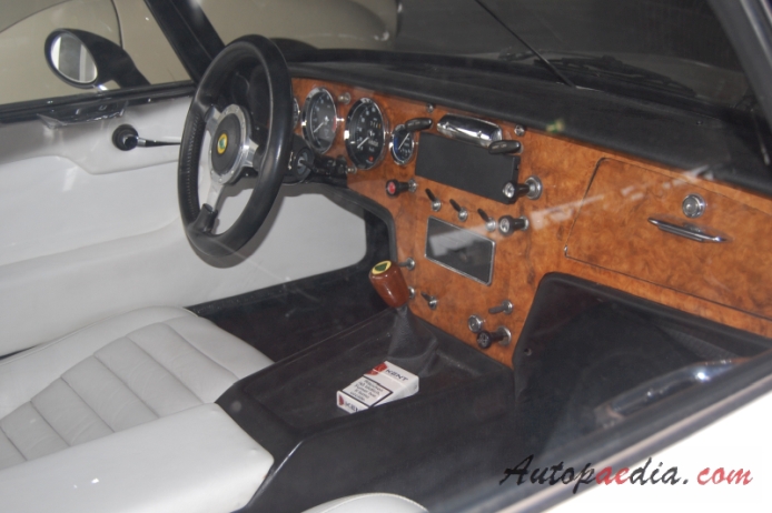 Lotus Elan 1962-1975 (1966 Lotus Elan S3 typ 26 roadster 2d), wnętrze