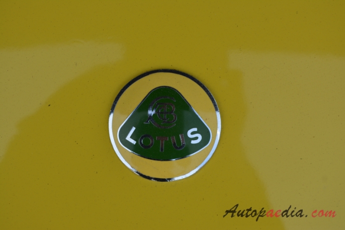 Lotus Elan 1962-1975 (1967 Lotus Elan S3 SE typ 26 roadster 2d), emblemat przód 