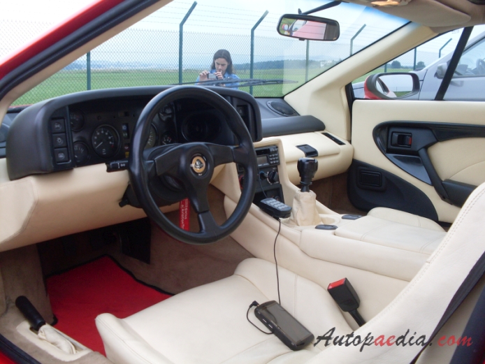 Lotus Esprit 1976-2004 (1993-1995 S4), wnętrze