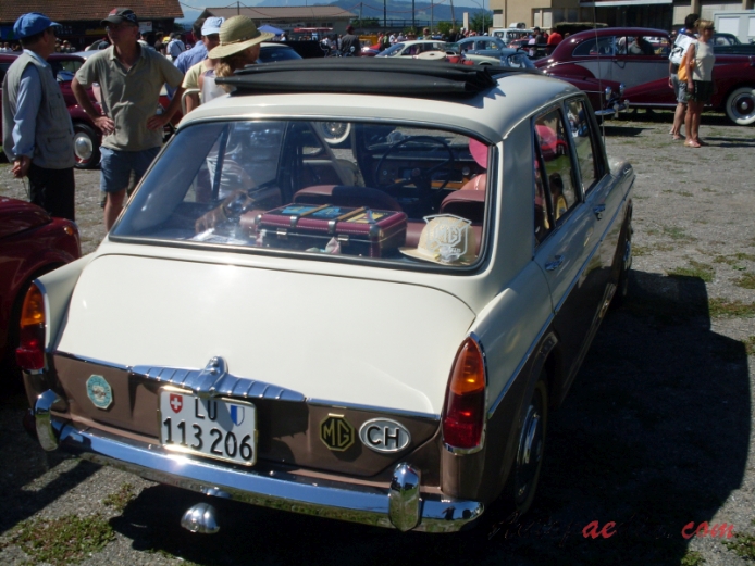 MG 1100 1962-1968/MG 1300 1967-1973 (BMC ADO16) (saloon 4d), right rear view