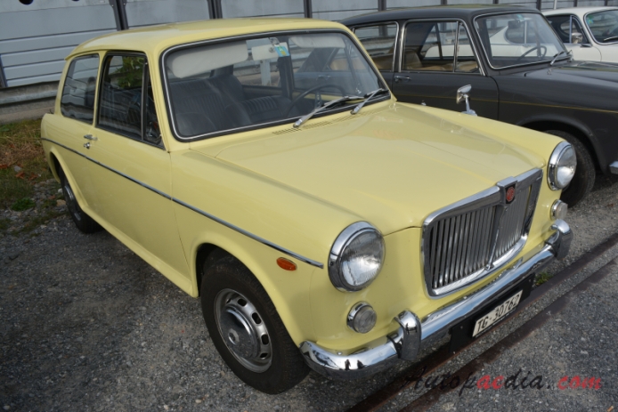 MG 1300 1967-1973 (1967-1971 MG 1300 Mark II saloon 2d), right front view