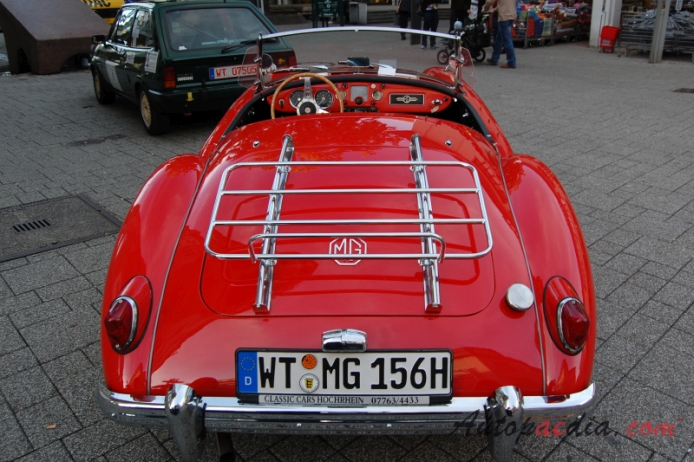 MG MGA 1955-1962 (1956 roadster), tył