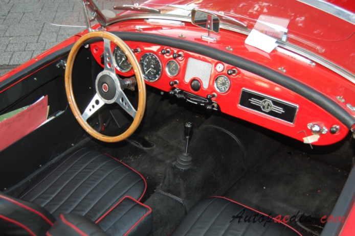 MG MGA 1955-1962 (1956 roadster), wnętrze
