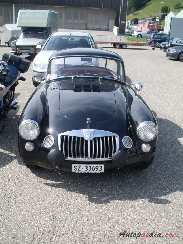 MG MGA 1955-1962 (1959-1960 1600 DeLuxe Coupé), przód