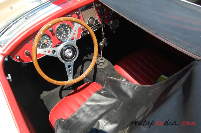 MG MGA 1955-1962 (1962 Mark II roadster), wnętrze