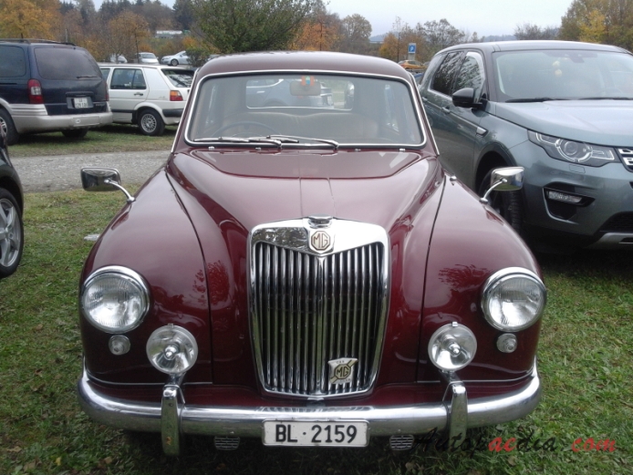 MG Magnette ZA 1953-1956 (1954 saloon 4d), front view