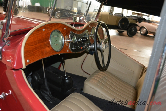 MG TC 1945-1950 (1947 roadster 2d), wnętrze