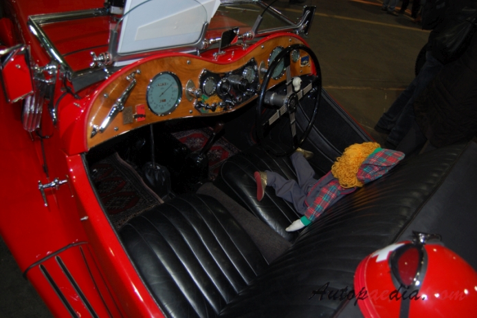 MG TC 1945-1950 (1947 roadster 2d), wnętrze