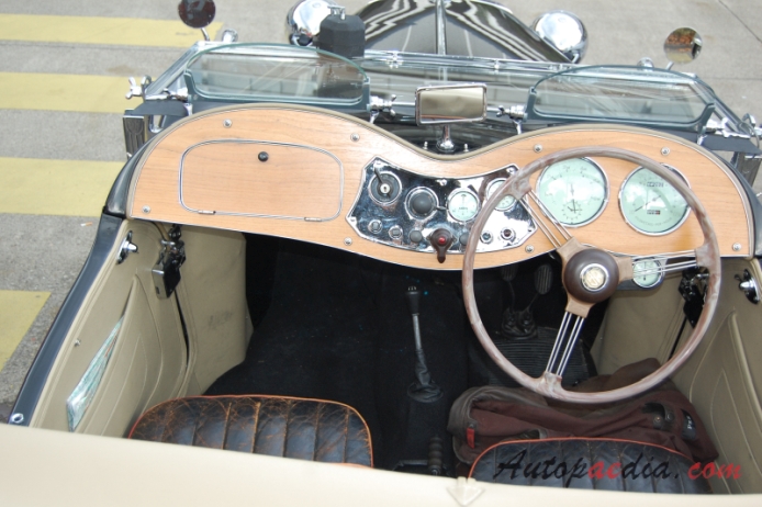 MG TD 1950-1953 (1951-1953 MG TD Mk II roadster 2d), interior