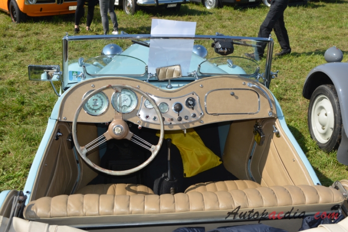 MG TD 1950-1953 (1951 roadster 2d), wnętrze