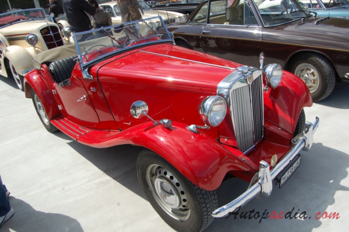 MG TD 1950-1953 (roadster 2d), right front view