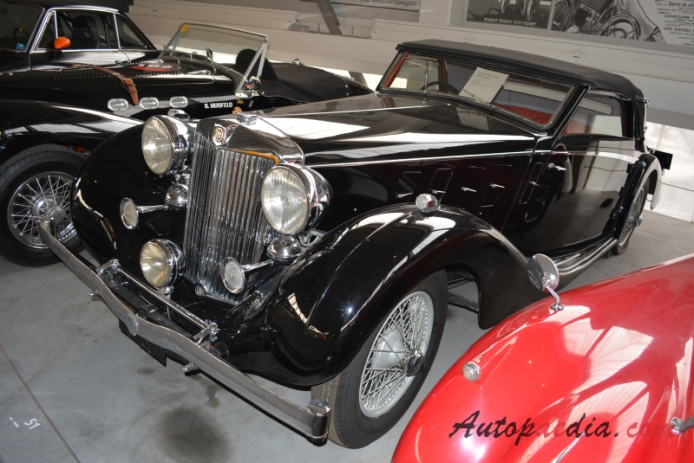 MG WA 1938-1939 (1939 Reinbold & Christe cabriolet 2d), left front view