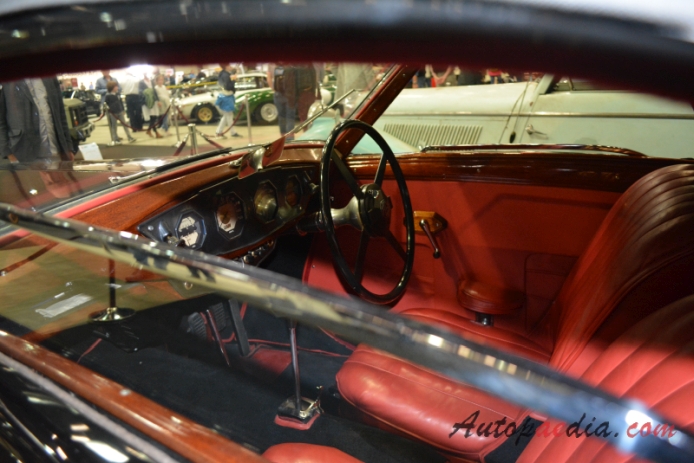 MG WA 1938-1939 (1939 Reinbold & Christe cabriolet 2d), interior