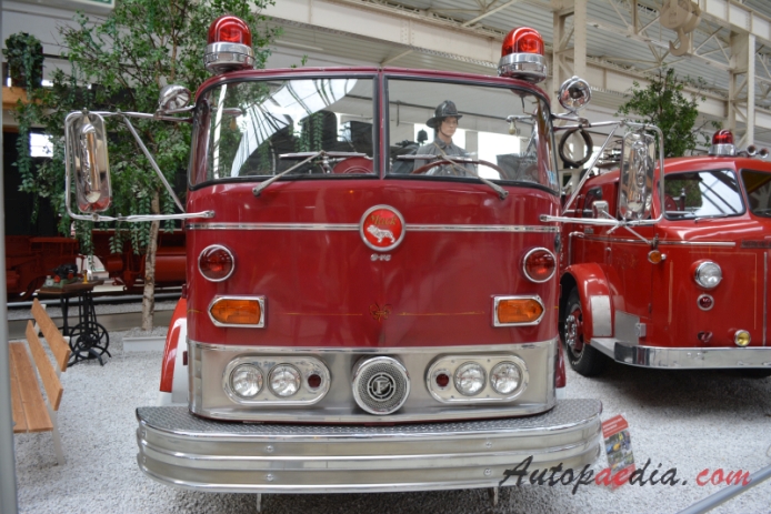 Mack C75 1961 (fire engine), front view