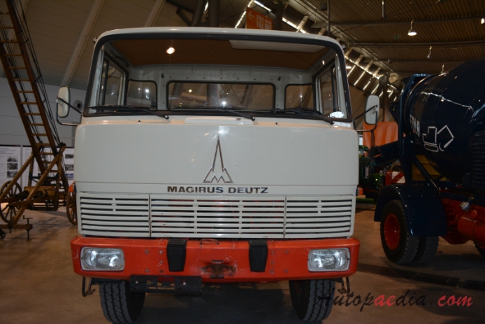 Magirus-Deutz D-Frontlenker (COE) 1963-1987 (1970-1973 Magirus 170 D 13 dump truck), front view